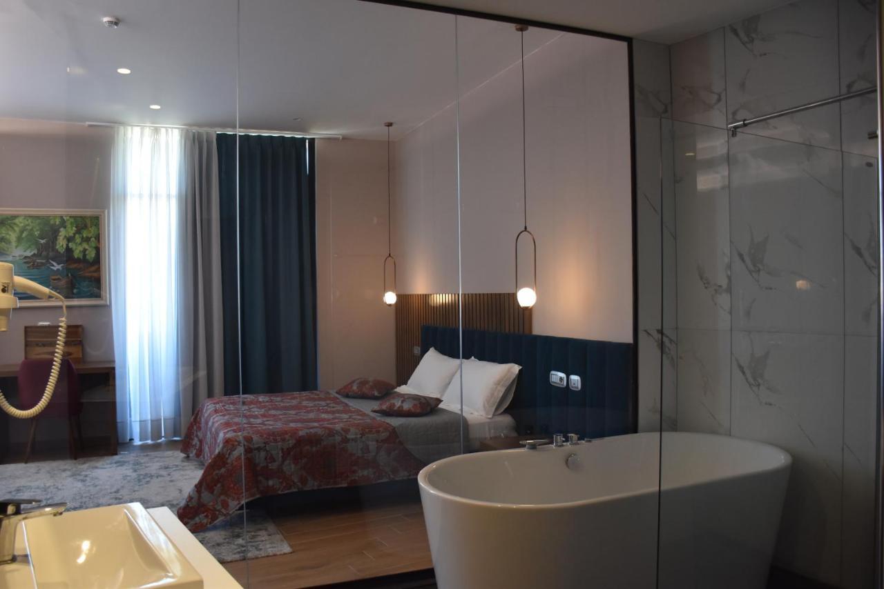 Coco Hotel Tirana Kültér fotó